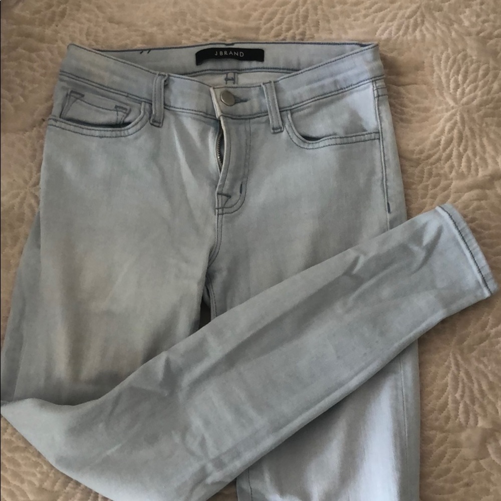 Light wash JBrand Cropped Jeans